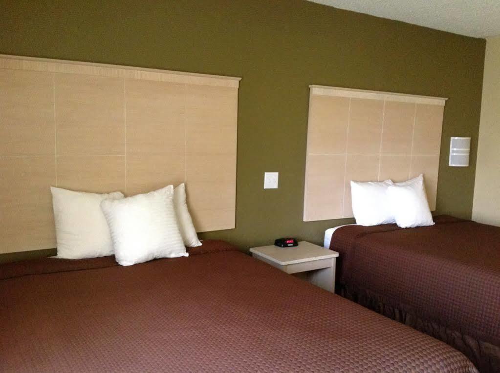 Red Roof Inn Raleigh North-Crabtree Mall-Lenovo Center Esterno foto